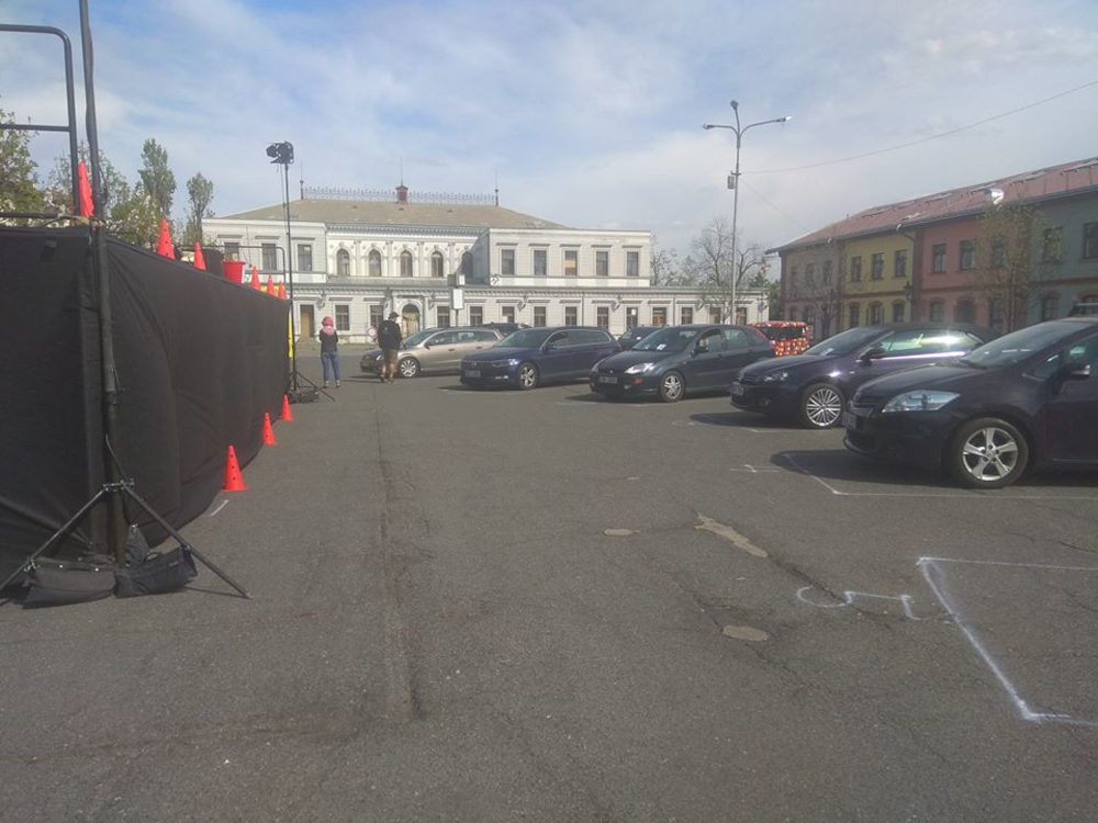 Společnost Art Parking nabízí divákům v Holešovické tržnici od minulého týdne koncerty a divadelní představení. Foto: Filip Novák